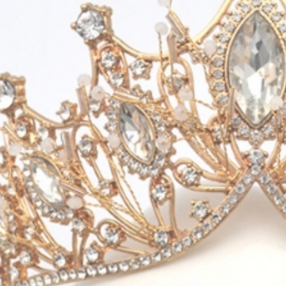 Wedding Crown Tiara - Picture 6 of 16